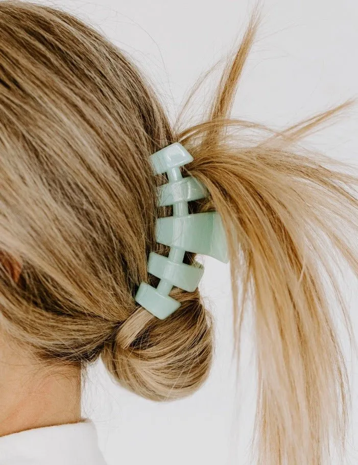 Classic Tortoise Medium Hair Clip