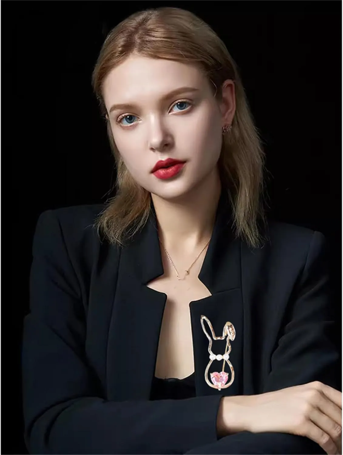 Cute Rabbit Brooch Pin for Women Fashion Crystal Bunny Lapel Pin Easter Holiday Party Accessories